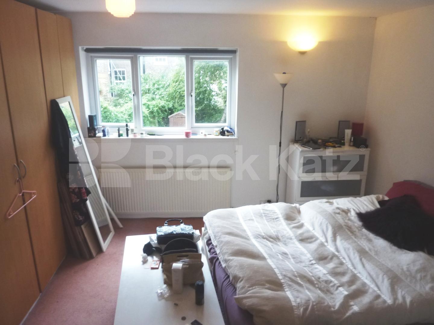 			1 Bedroom, 1 bath, 1 reception Flat			 Albert Street, REGENTS PARK / CAMDEN